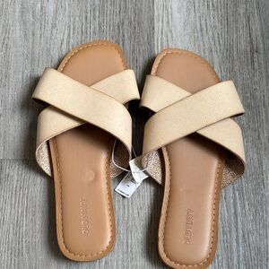Old Navy Women's Cream Cross-Strap Sandals